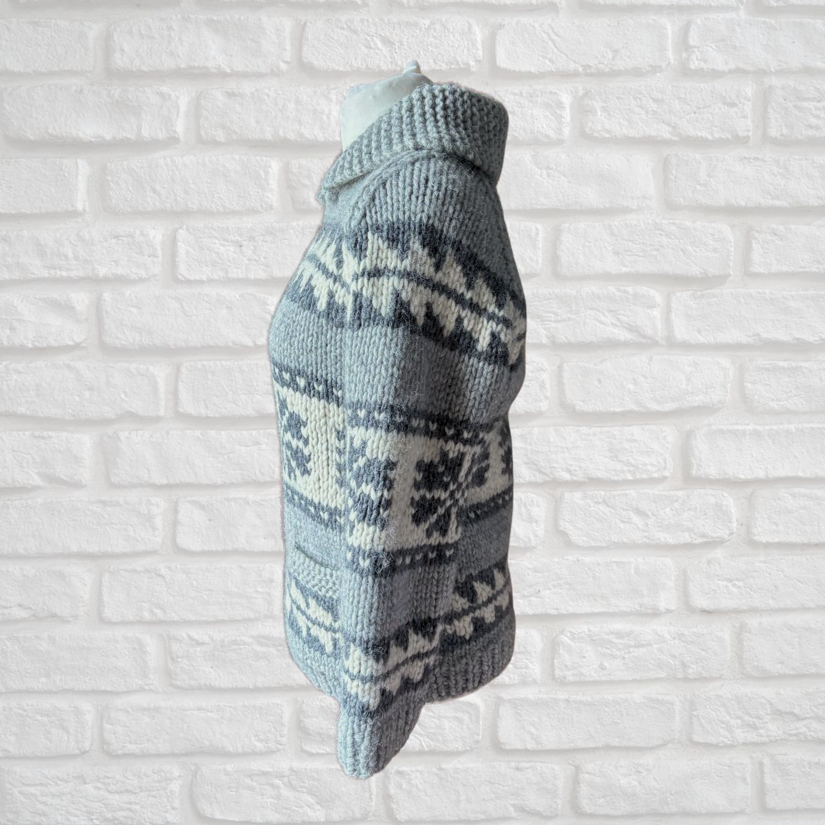 Cowichan Style 70s Vintage Chunky Grey Wool Zip Up Cardigan. Approx UK size S - M ( men)/12-16 ( women)