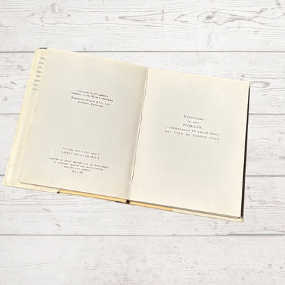 The Tale of Tom Kitten. Vintage Beatrix Potter book. 1978 edition