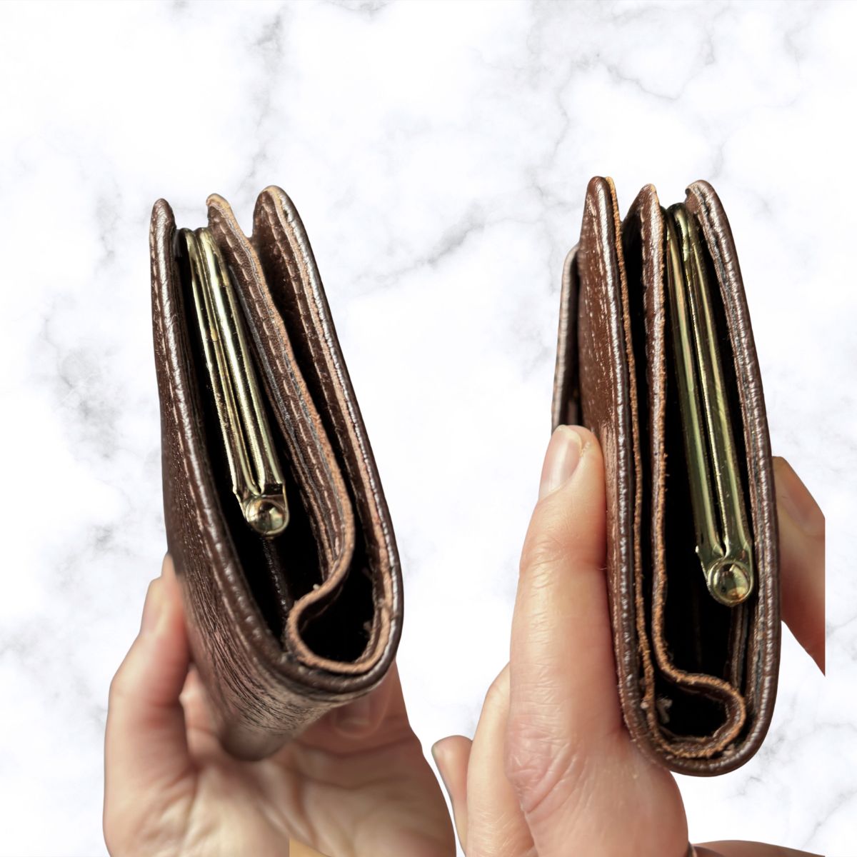 Vintage Textured Brown Leather Clasp Top Purse/Wallet - Stylish and Practical