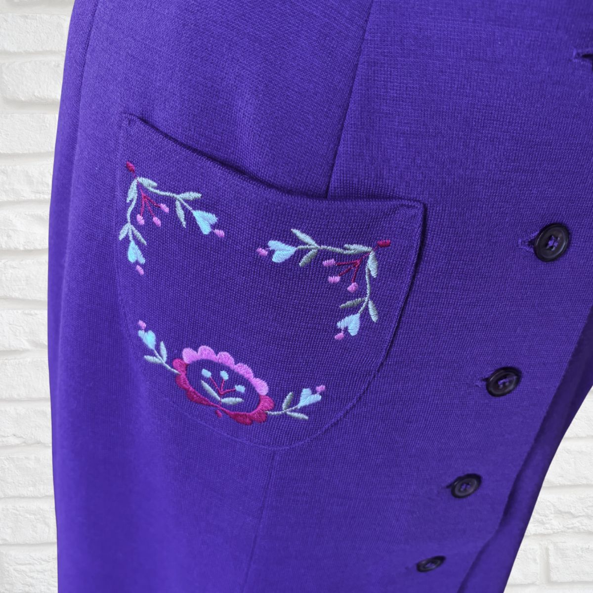 60s/70s Purple A Line Mini Skirt with Cute Floral Embroidered Pocket.Approx UK size 8-10