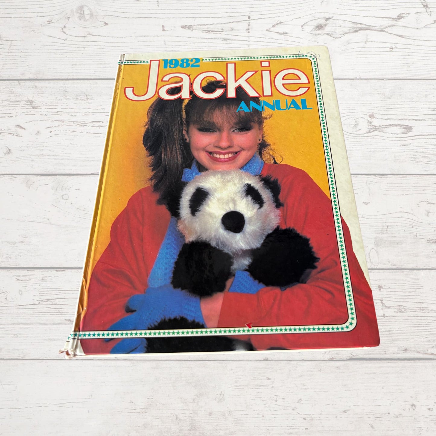 Vintage Jackie Annual 1982 , full of fiction, fashion, fun and nostalgia. Great gift idea