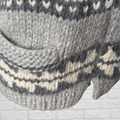 Cowichan Style 70s Vintage Chunky Grey Wool Zip Up Cardigan. Approx UK size S - M ( men)/12-16 ( women)