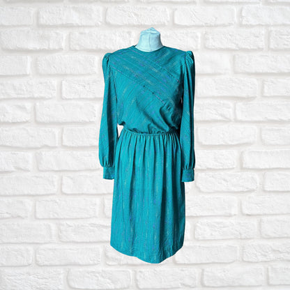 Green Polka Dot 70s Vintage Dress with Long Sleeves by Leslie Fay. Approx U.K. size 10-12