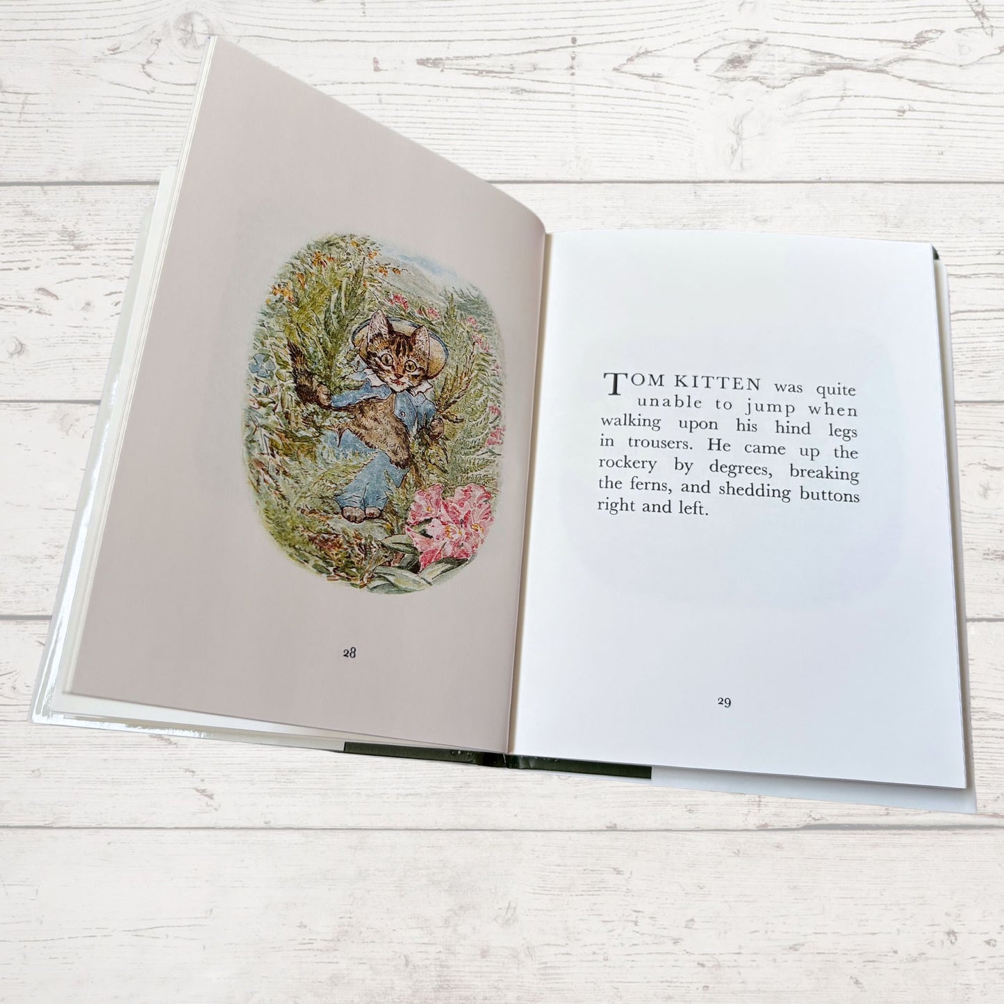 The Tale of Tom Kitten.Vintage Beatrix Potter Book. 1989 edition. Great Gift Idea