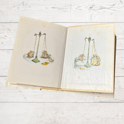 The Tale of Ginger and Pickles. Vintage Beatrix Potter book. 1971 edition