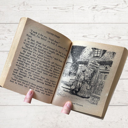 Oliver Twist by Charles Dickens. Illustrated Classics Editions Vintage Book. Nostalgic gift idea