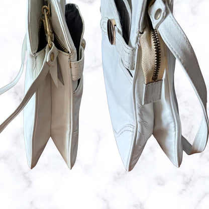 White Leather 70s Vintage Shoulder and top handle Bag by Sandix. Stylish and Secure