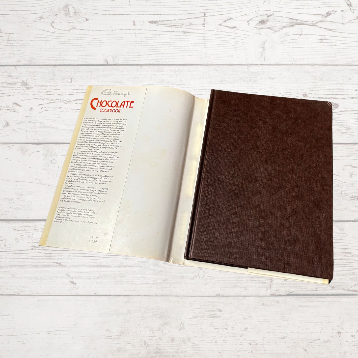 Cadbury Chocolate Cook Book:  A Vintage Chocolate Recipe Book by Patricia Dunbar