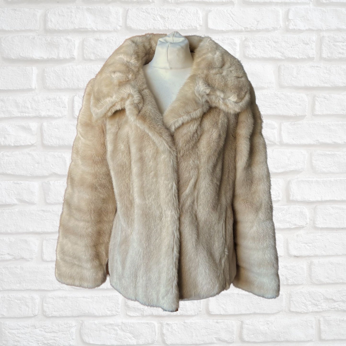 Vintage 1970s Dark Cream Astraka Faux Fur Coat – Made in England. Approx UK size 10-12