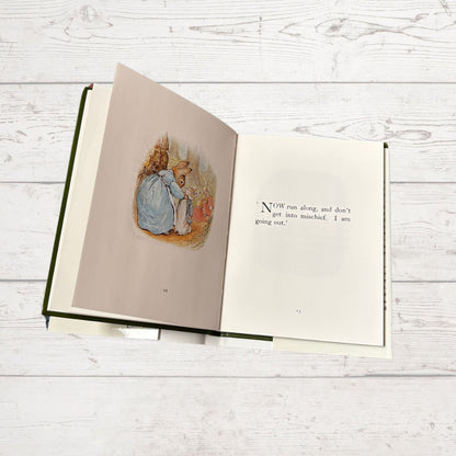 The Tale of Peter Rabbit. Vintage Beatrix Potter Book. 1989 edition. Great Gift Idea