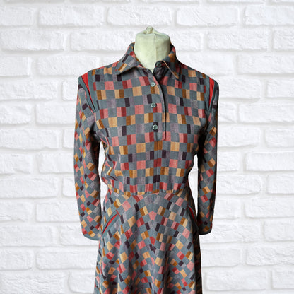 Timeless 80s Vintage Fit and Flare Checked Midi Dress. Approx UK size 12-14
