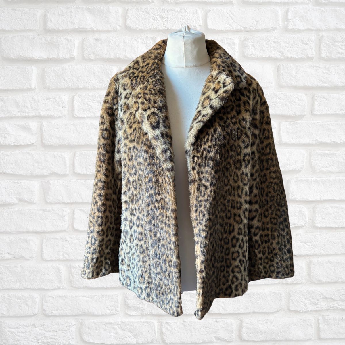 Vintage 1970s Leopard Print Astraka Faux Fur Coat – Made in England. Approx UK size 10-12