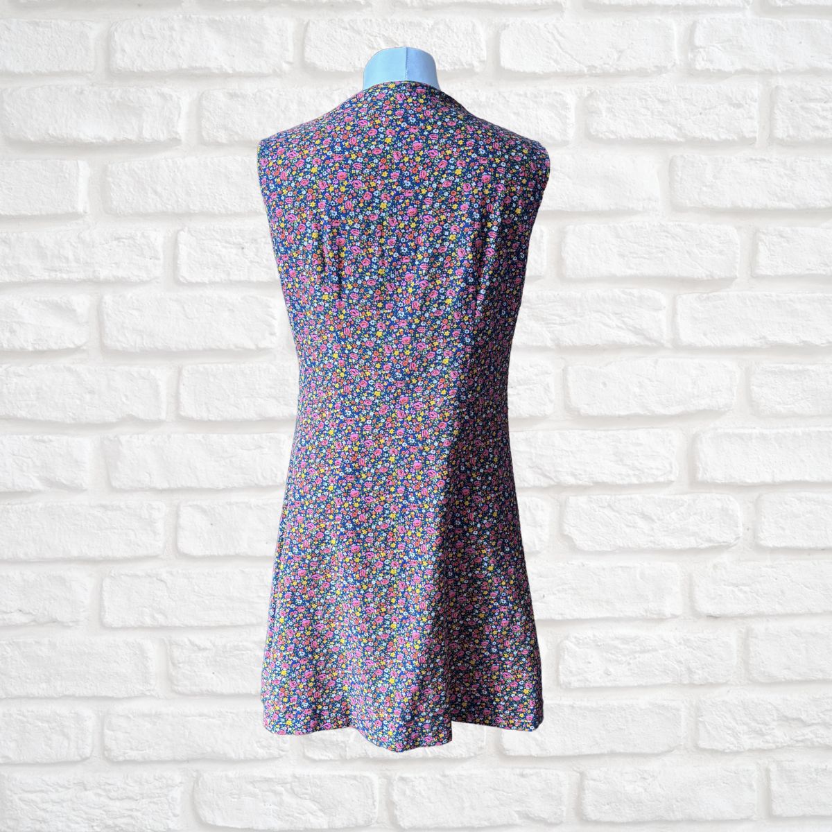 Vintage floral 60s dress back view 