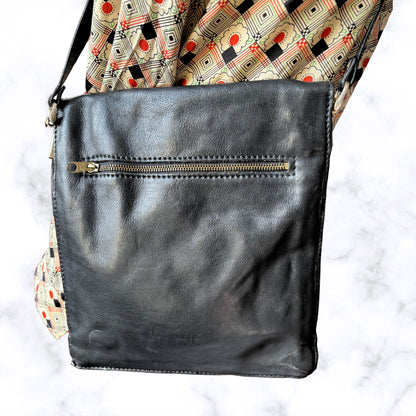 Vintage Black Leather Cross Body/ Shoulder Bag. Classic and Stylish. Perfect for Everyday