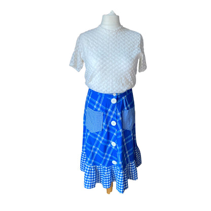 White open knit 60s short sleeved top/ round neck tee shirt  . Approx UK size 12-16