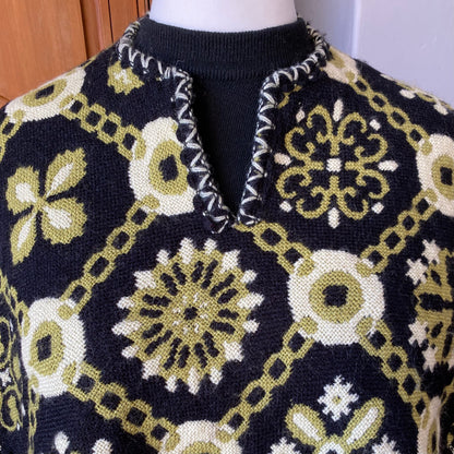 70s  green and black reversible fringed poncho/cape. Approx  U.K.  size 10 -16