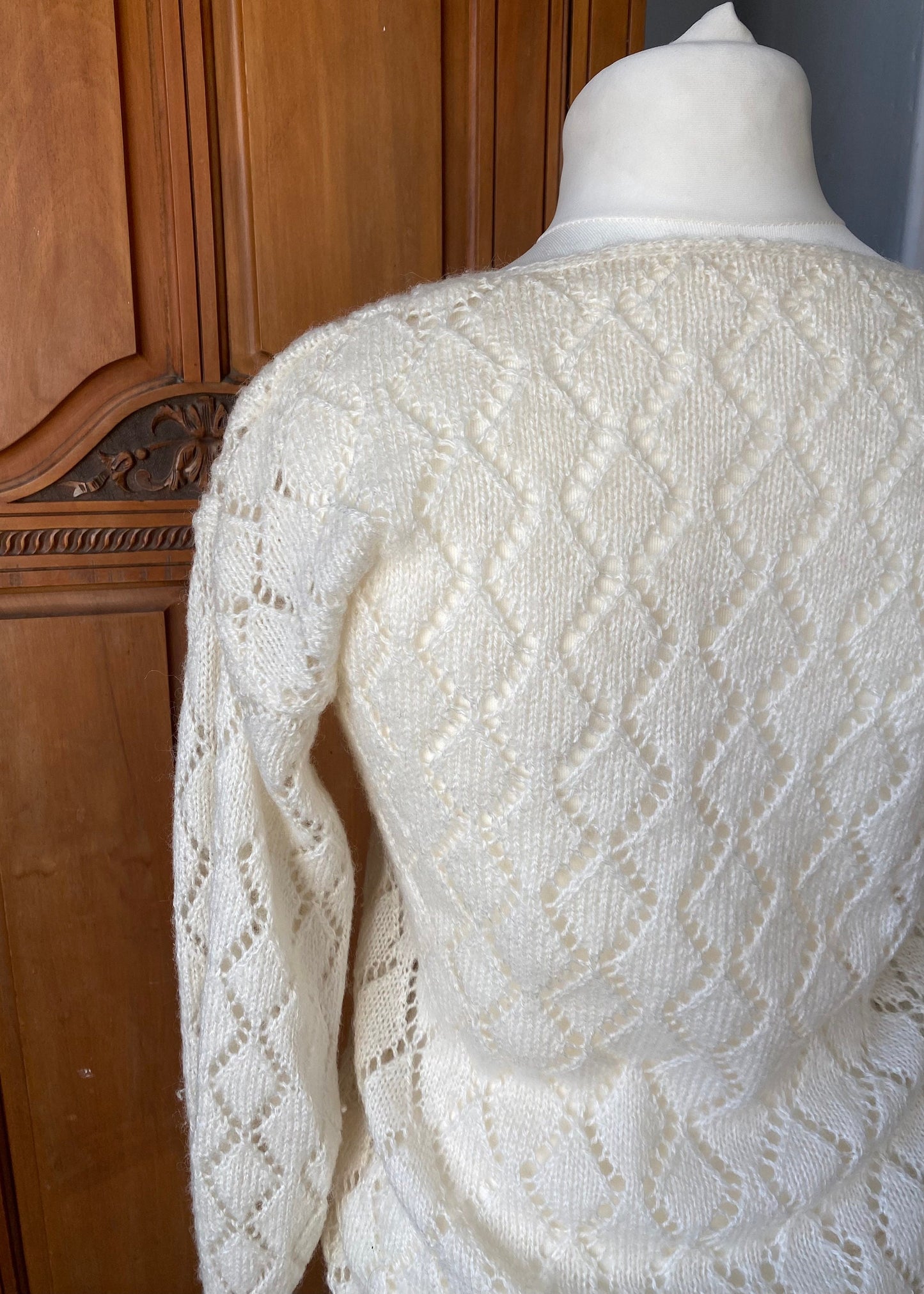 Vintage cream/ white jumper in an open knit diamond design . Approx U.K. size 10-12. Cute gift idea