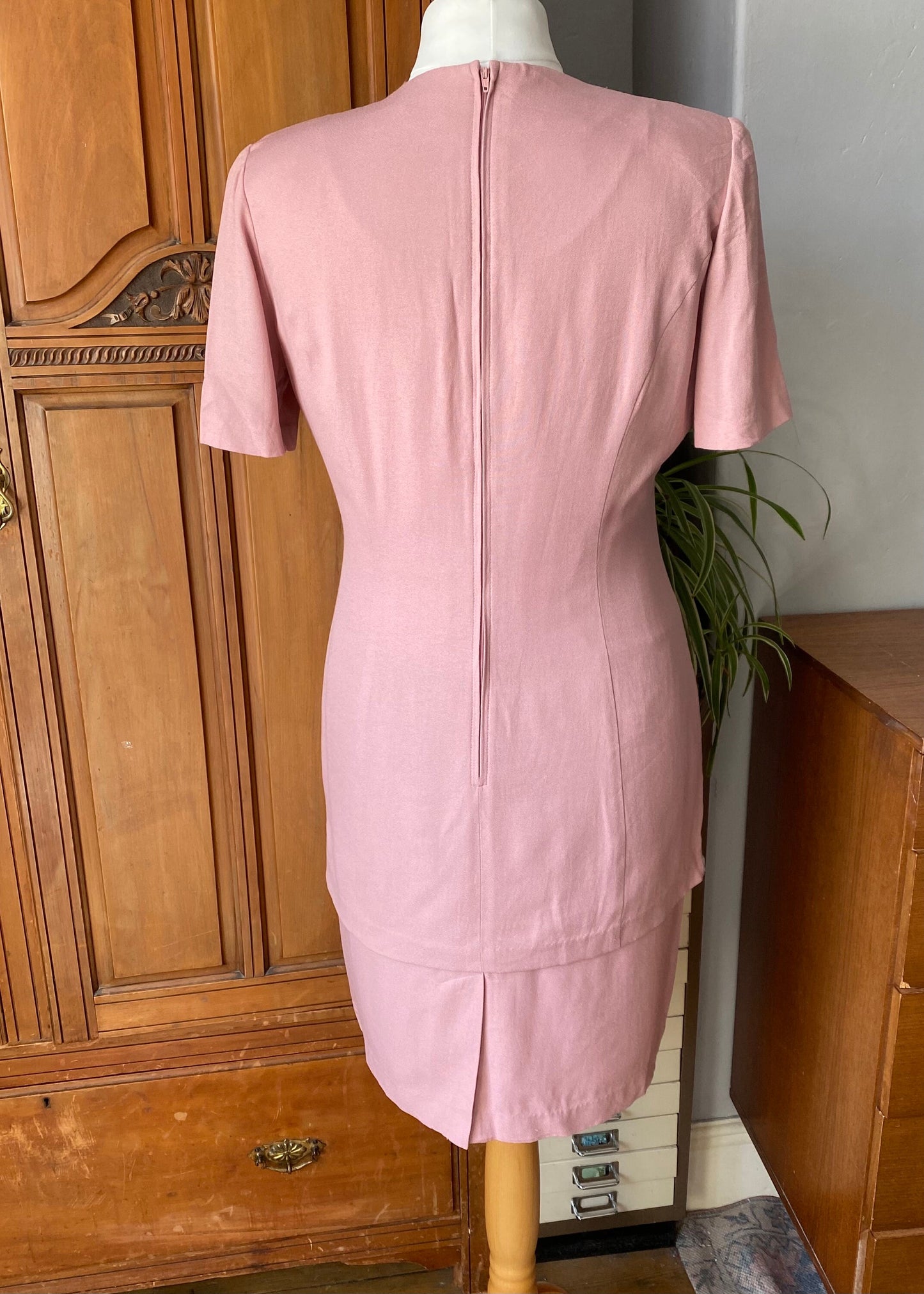 80s pink embroidered suit dress by Karin Stevens. Approx U. K. size  14-16