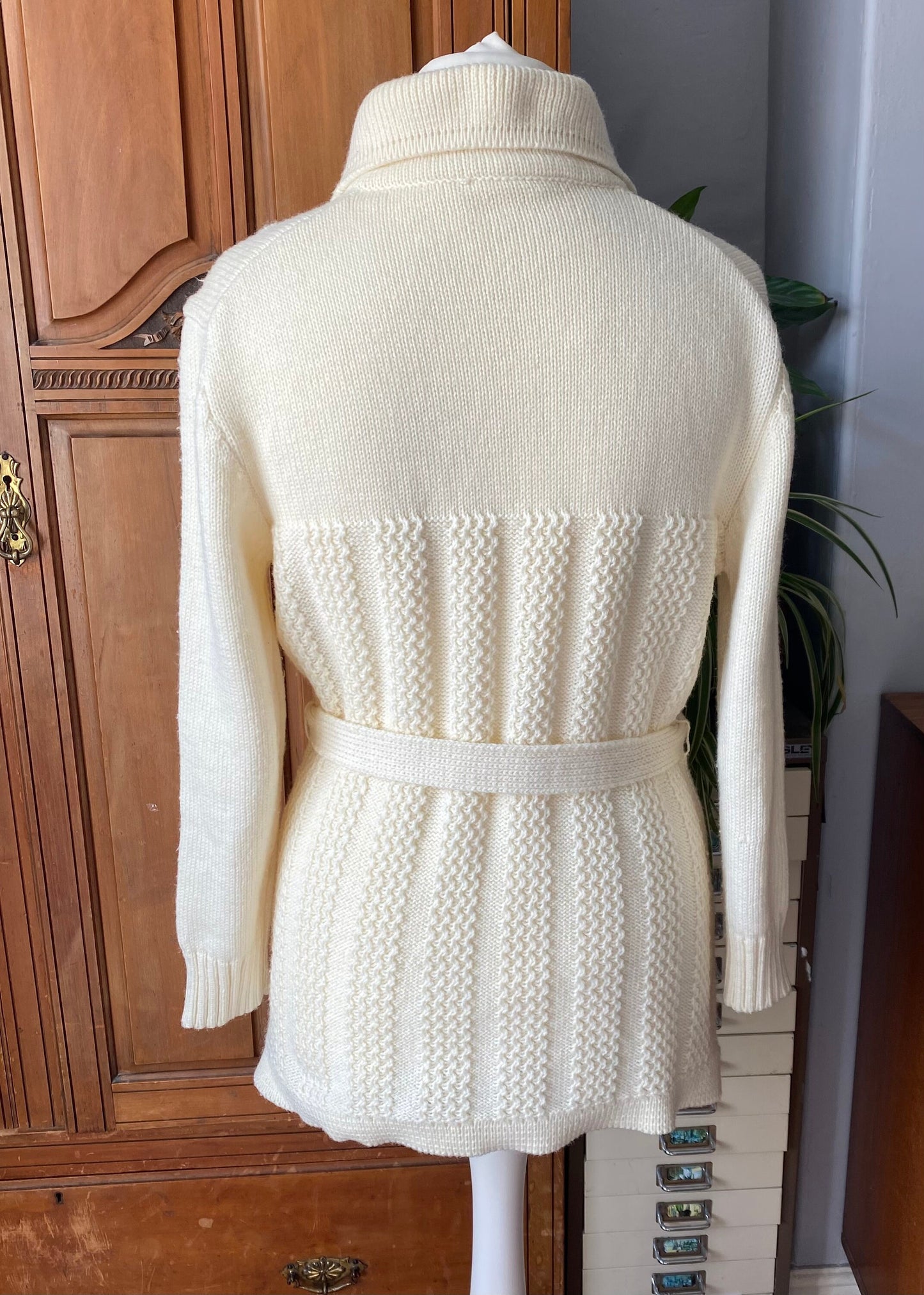 70s cream, shawl collar belted wool/ acrylic cardigan. Approx UK size 12 -16.