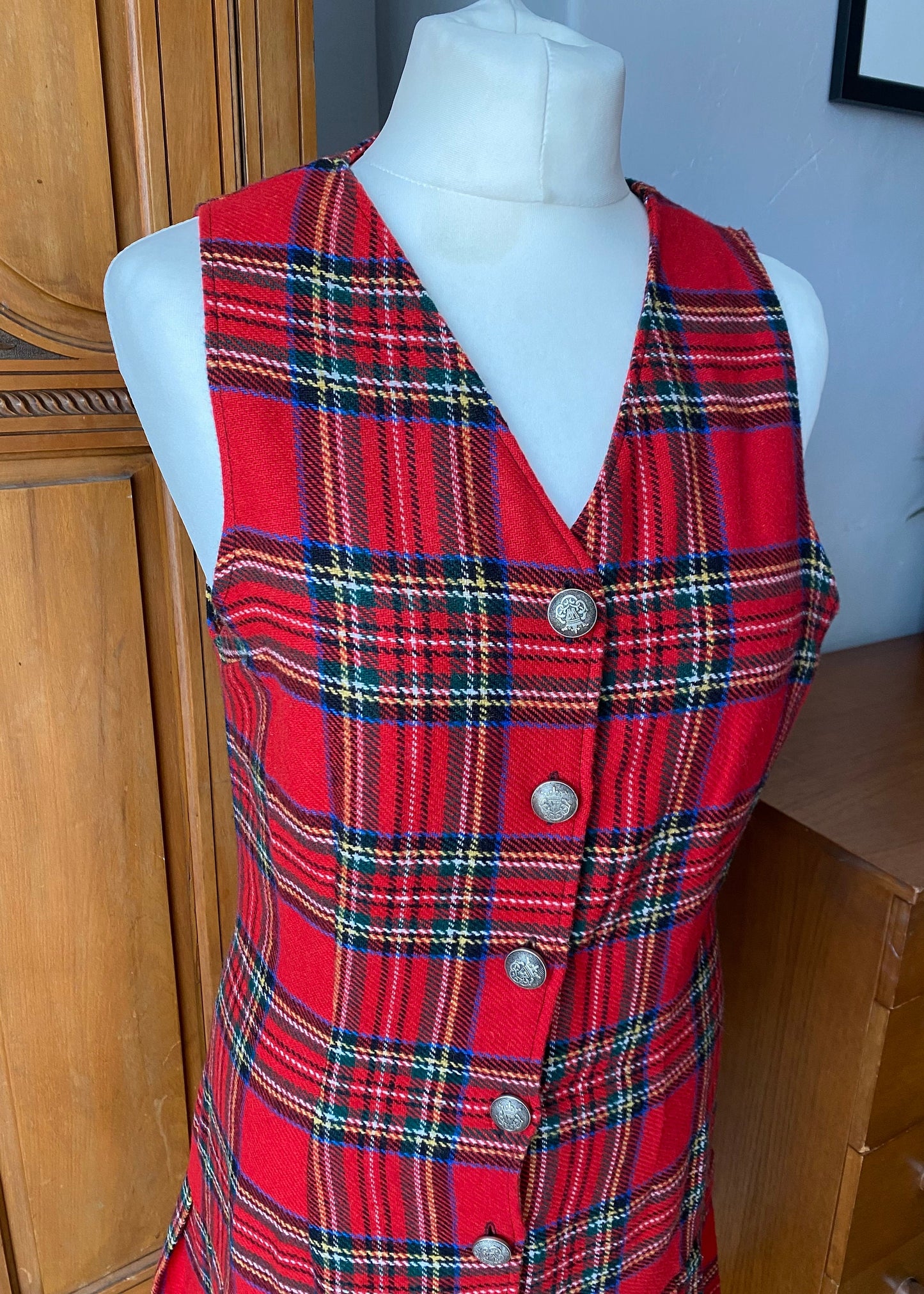 Vintage tartan mini dress. Plaid pinafore with metal buttons and pleated  skirt. 90s Grunge style. Approx UK size 6-8