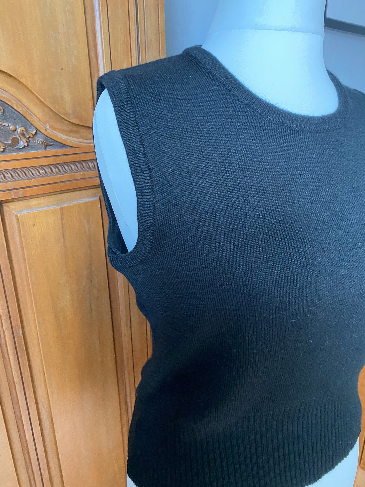 Black 70s round neck tank top. Approx UK size 10-16