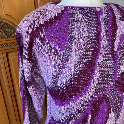 80s lilac and purple abstract print scoop neck jumper. Approx UK size 10-12